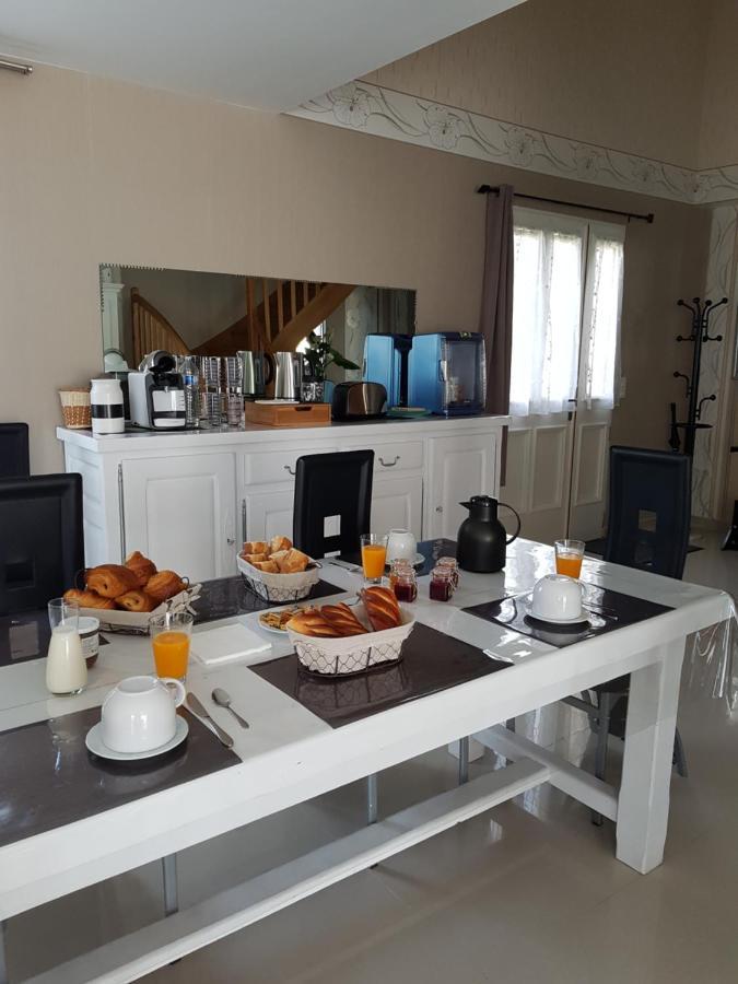 Le Logis Du Marais Bed and Breakfast Les Magnils-Reigniers Eksteriør billede