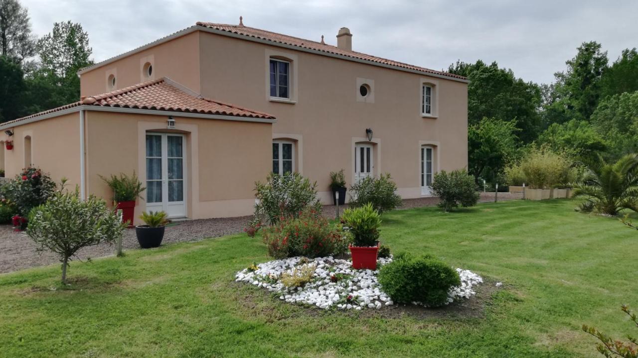 Le Logis Du Marais Bed and Breakfast Les Magnils-Reigniers Eksteriør billede